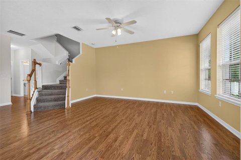 Townhouse in Wesley Chapel, Florida 3 bedrooms, 140.56 sq.m. № 2231738 - photo 3