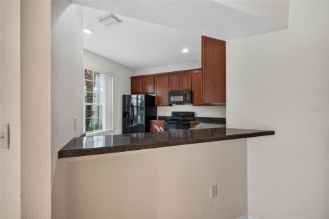 Townhouse in Wesley Chapel, Florida 3 bedrooms, 140.56 sq.m. № 2231738 - photo 6