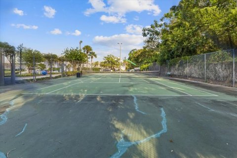 Condo in Orlando, Florida, 2 bedrooms  № 1379328 - photo 19