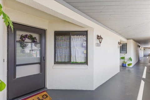 Condo in Orlando, Florida, 2 bedrooms  № 1379328 - photo 1