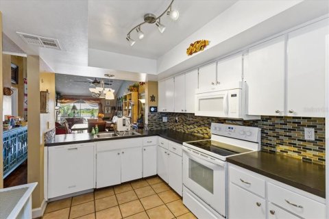 Condo in Orlando, Florida, 2 bedrooms  № 1379328 - photo 6