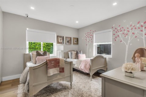 House in Miami, Florida 4 bedrooms № 2049270 - photo 26