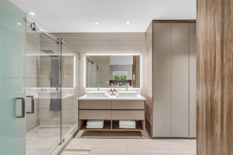 House in Miami, Florida 4 bedrooms № 2049270 - photo 21