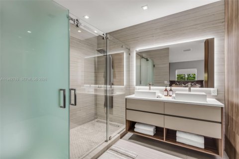 House in Miami, Florida 4 bedrooms № 2049270 - photo 20