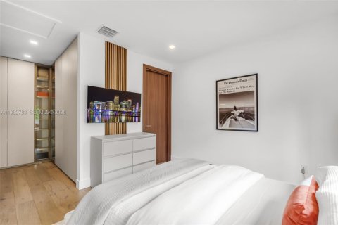 House in Miami, Florida 4 bedrooms № 2049270 - photo 24