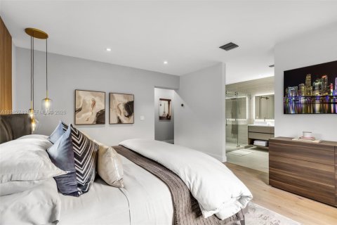 House in Miami, Florida 4 bedrooms № 2049270 - photo 17