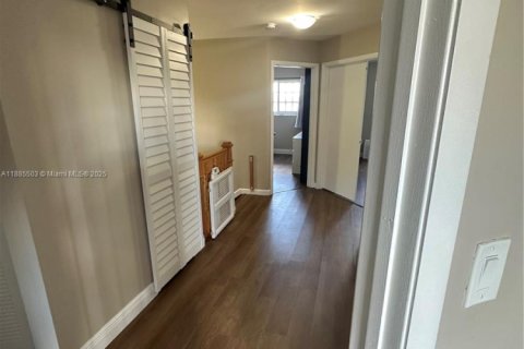 Touwnhouse à vendre à Miami, Floride: 4 chambres, 150.78 m2 № 1937313 - photo 10