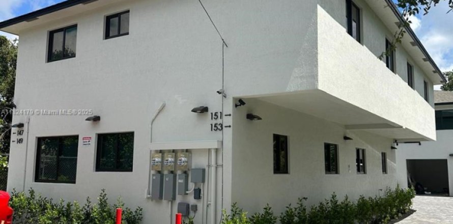 Immobilier commercial à Miami, Floride 498.79 m2 № 1791007