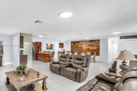 Купить виллу или дом в Хомстед, Флорида 3 спальни, 211.45м2, № 1954256 - фото 7