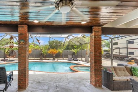 Купить виллу или дом в Хомстед, Флорида 3 спальни, 211.45м2, № 1954256 - фото 24