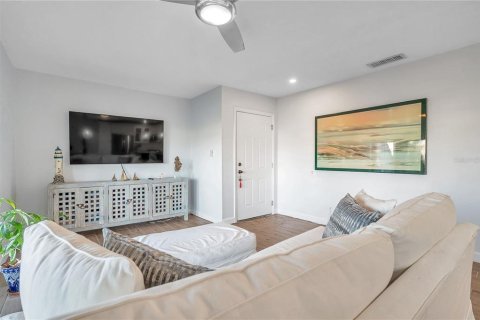 Copropriété à louer à Saint Petersburg, Floride: 1 chambre, 60.01 m2 № 2099069 - photo 4