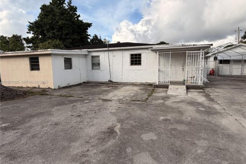 Villa ou maison à Miami, Floride 4 chambres, 159.05 m2 № 2038921