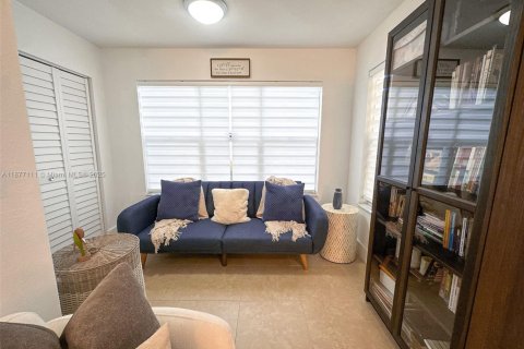 Condo in Sunrise, Florida, 2 bedrooms  № 1921866 - photo 4