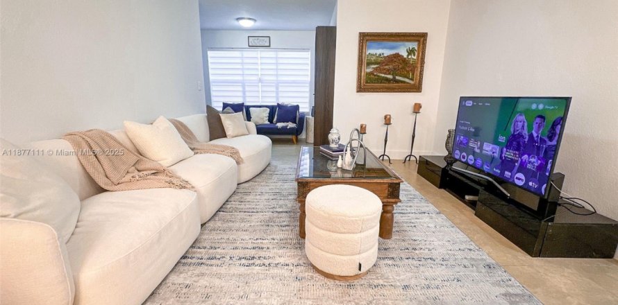 Condo in Sunrise, Florida, 2 bedrooms  № 1921866