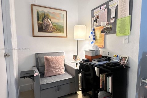 Condo in Sunrise, Florida, 2 bedrooms  № 1921866 - photo 11