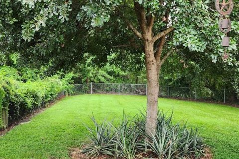 Duplex in Lakeland, Florida 2 bedrooms, 94.67 sq.m. № 1917399 - photo 10