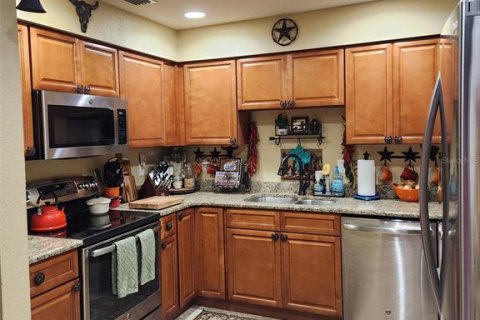 Duplex in Lakeland, Florida 2 bedrooms, 94.67 sq.m. № 1917399 - photo 2