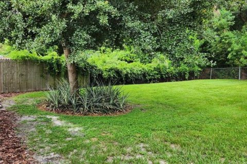 Duplex in Lakeland, Florida 2 bedrooms, 94.67 sq.m. № 1917399 - photo 12