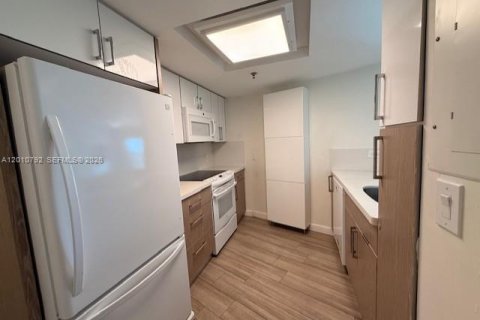 Copropriété à louer à Miami, Floride: 2 chambres, 82.68 m2 № 2073589 - photo 5
