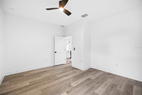 Casa en venta en North Port, Florida, 4 dormitorios, 169.73 m2 № 2101340 - foto 18