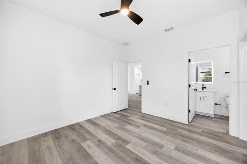 Casa en venta en North Port, Florida, 4 dormitorios, 169.73 m2 № 2101340 - foto 15
