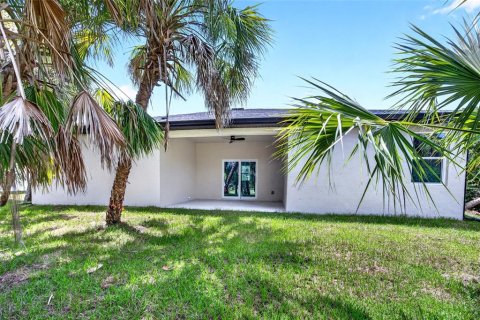 Casa en venta en North Port, Florida, 4 dormitorios, 169.73 m2 № 2101340 - foto 25