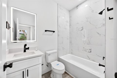 Casa en venta en North Port, Florida, 4 dormitorios, 169.73 m2 № 2101340 - foto 16