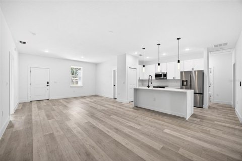 Casa en venta en North Port, Florida, 4 dormitorios, 169.73 m2 № 2101340 - foto 3