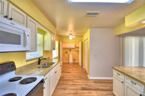 Villa ou maison à vendre à Lakeland, Floride: 2 chambres, 107.12 m2 № 2147672 - photo 16