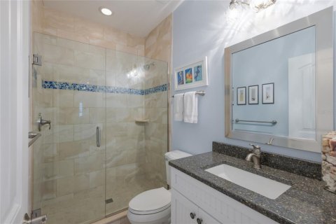 House in Holmes Beach, Florida 5 bedrooms, 290.23 sq.m. № 2166365 - photo 23