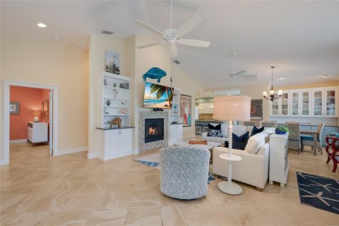 House in Holmes Beach, Florida 5 bedrooms, 290.23 sq.m. № 2166365 - photo 28