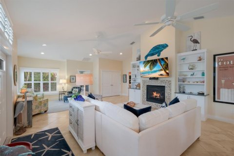 House in Holmes Beach, Florida 5 bedrooms, 290.23 sq.m. № 2166365 - photo 29