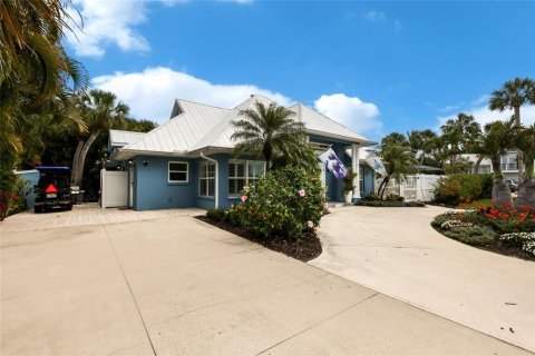 House in Holmes Beach, Florida 5 bedrooms, 290.23 sq.m. № 2166365 - photo 9