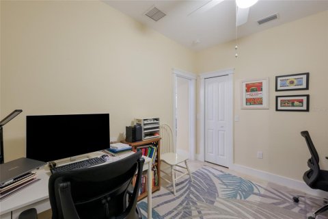 House in Holmes Beach, Florida 5 bedrooms, 290.23 sq.m. № 2166365 - photo 25