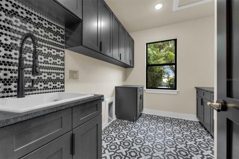 Casa en venta en Orlando, Florida, 3 dormitorios, 296.08 m2 № 2383935 - foto 25