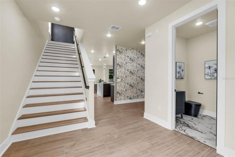 Casa en venta en Orlando, Florida, 3 dormitorios, 296.08 m2 № 2383935 - foto 3