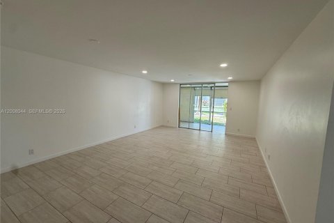 Copropriété à louer à Hallandale Beach, Floride: 2 chambres, 101.45 m2 № 2072042 - photo 5