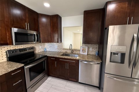 Copropriété à louer à Hallandale Beach, Floride: 2 chambres, 101.45 m2 № 2072042 - photo 11