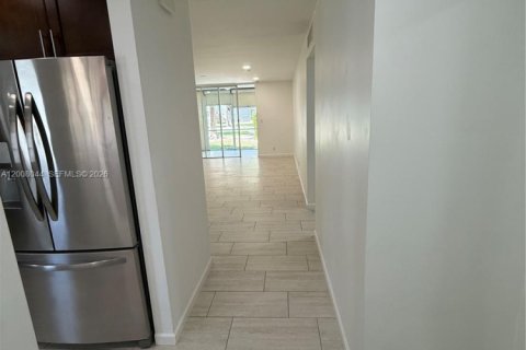 Copropriété à louer à Hallandale Beach, Floride: 2 chambres, 101.45 m2 № 2072042 - photo 7