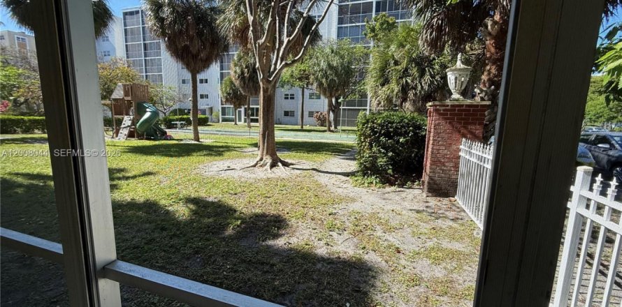 Condo à Hallandale Beach, Floride, 2 chambres № 2072042