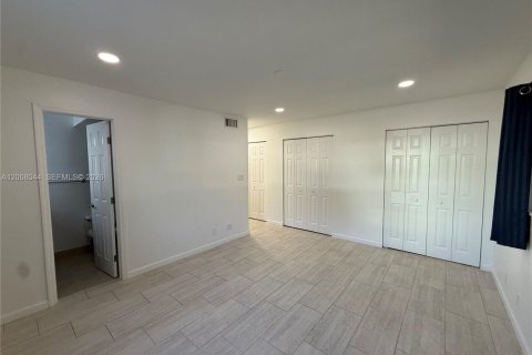 Copropriété à louer à Hallandale Beach, Floride: 2 chambres, 101.45 m2 № 2072042 - photo 14
