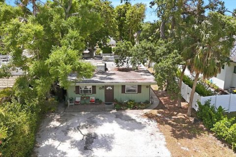 Duplex in Sarasota, Florida 4 bedrooms, 156.08 sq.m. № 2108173