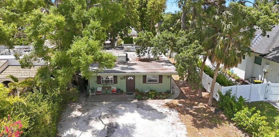 Duplex in Sarasota, Florida 4 bedrooms, 156.08 sq.m. № 2108173
