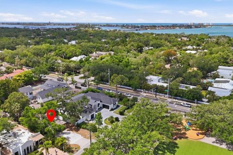 Duplex in Sarasota, Florida 4 bedrooms, 156.08 sq.m. № 2108173 - photo 14