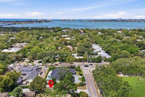 Duplex in Sarasota, Florida 4 bedrooms, 156.08 sq.m. № 2108173 - photo 12