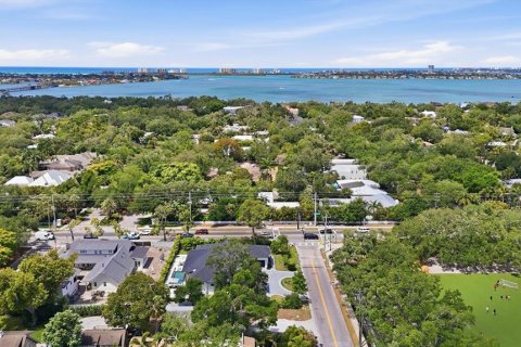 Duplex in Sarasota, Florida 4 bedrooms, 156.08 sq.m. № 2108173 - photo 13
