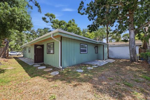 Duplex in Sarasota, Florida 4 bedrooms, 156.08 sq.m. № 2108173 - photo 5