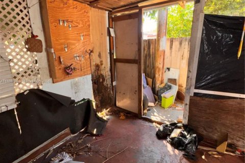 House in Hialeah, Florida 3 bedrooms, 167.5 sq.m. № 1987364 - photo 11