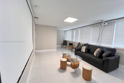 Immobilier commercial à vendre à Hollywood, Floride: 353.68 m2 № 1820140 - photo 7