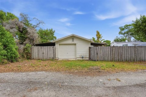 House in Saint Petersburg, Florida 3 bedrooms, 96.25 sq.m. № 2093168 - photo 15